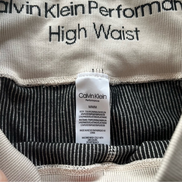 Calvin Klein high waisted shorts cream color size medium - Picture 4 of 7